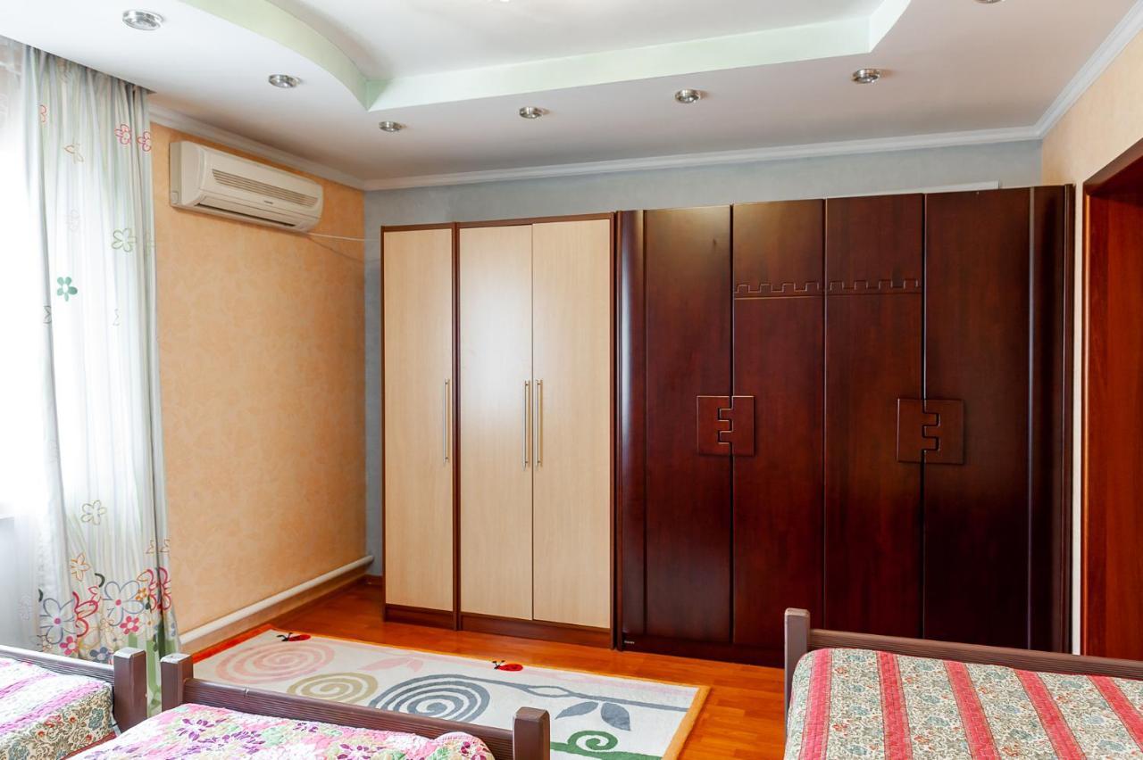 Hostel Astana Extérieur photo